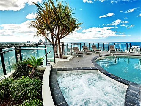 20 Hotels with Rooftop Pool in Gold Coast - Isa's Guide 2024