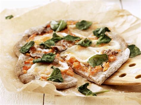 Pizza with Anchovies and Basil Recipe | EatSmarter