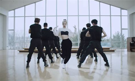 Rosé Releases Dance Performance Of ‘On The Ground’