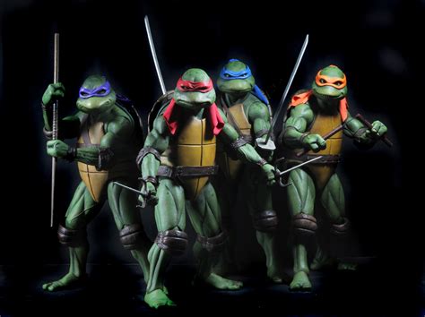 NECA Teenage Mutant Ninja Turtles 1/4 Scale Michelangelo Now Available ...