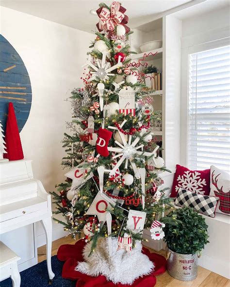 Christmas Tree with Vintage Red and White Decorations - Soul & Lane