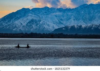 Shikara Ride Dal Lake During Winter Stock Photo 1825132379 | Shutterstock