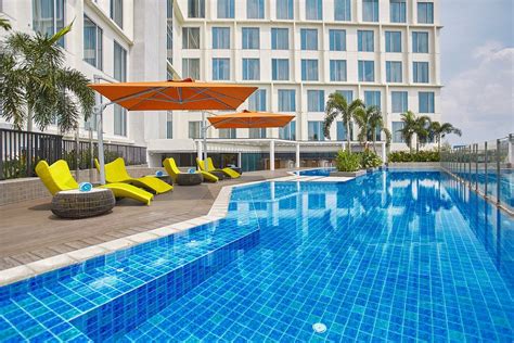 Kingsford Hotel Manila Pool: Pictures & Reviews - Tripadvisor