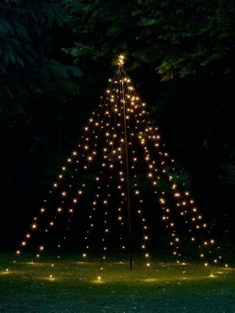 40 Christmas Tree Decorating Ideas To Copy - Society19 UK Types Of Christmas Trees, Outdoor ...