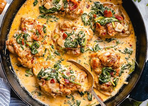 Garlic Butter Chicken Recipe with Creamy Spinach and Bacon – Best ...