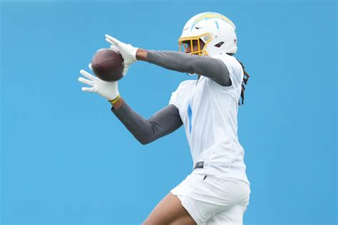 Chargers WR Quentin Johnston impressing at OTAs - Yahoo Sports