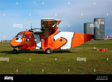 Special colors for short sc 7 skyvan hi-res stock photography and ...