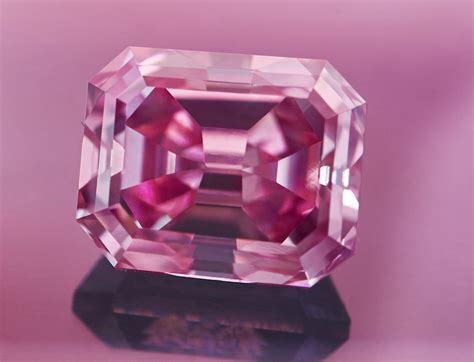 Rio Tinto to sell its largest pink diamond | MINING.com