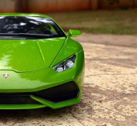 Bburago Lamborghini Huracan LP610-4 – Diecast Car Review – xDiecast