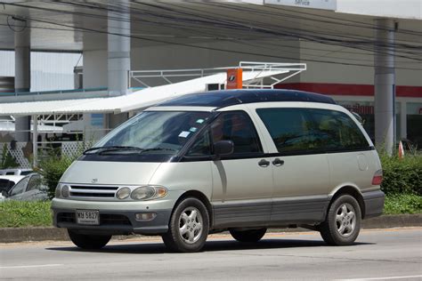 Toyota Van Models: All About the Van, the Previa and the Sienna