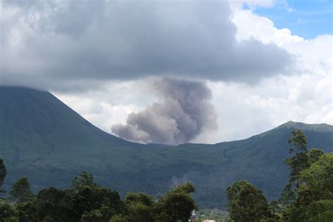 VolcanicDegassing | Friday Field Photos: Eruptions at Lokon-Empung volcano, Indonesia