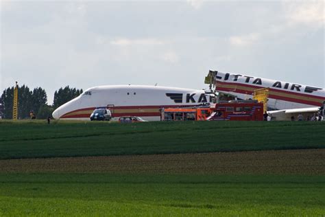 Boeing 747 crash | A Kalitta Boeing 747 cargo airplane crash… | Flickr