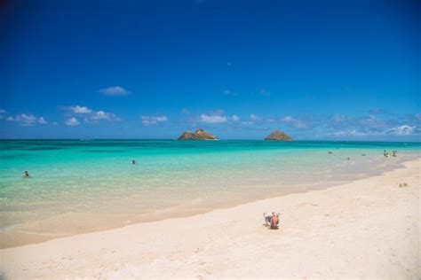 Amazing White Sand Beach in Lanikai - Honolulu, Hawaii - The Elevated ...