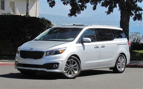 2015 Kia Sedona: The Minivan That Isn’t - 2/17