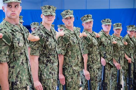 US Navy ends its 'blueberry' camouflage uniforms | American Military News