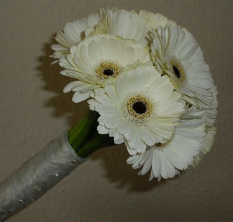 White gerbera wedding bq | Gerbera wedding, Wedding bouquets, Bridal ...