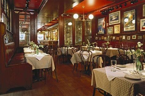 Clyde's of Georgetown: Washington Restaurants Review - 10Best Experts and Tourist Reviews