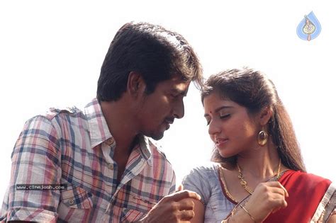 Manam Kothi Paravai Tamil Movie Stills - Photo 42 of 66