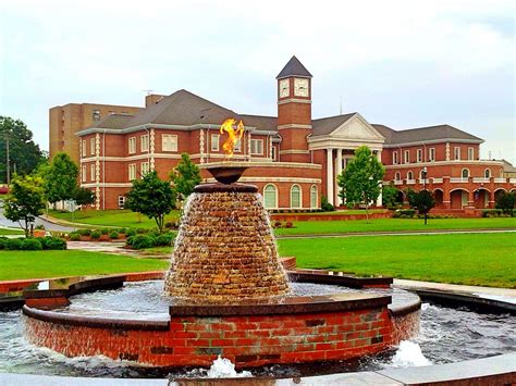 Lee University | University & Colleges Details | Pathways To Jobs