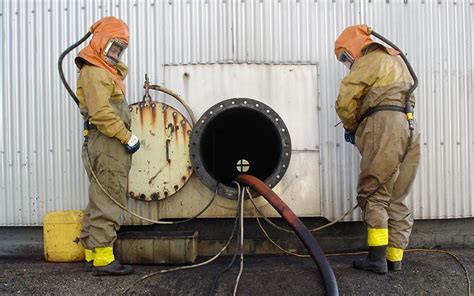 Crude Oil Storage Tank Cleaning