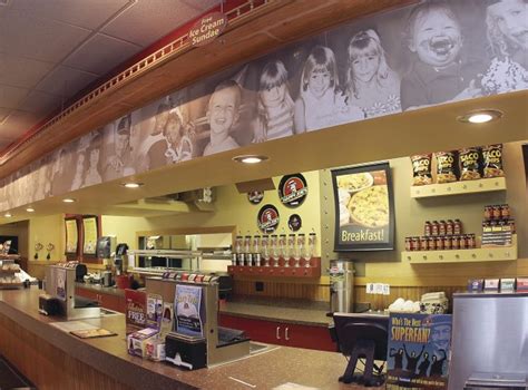 Happy Joe's keeps busy on eve of big anniversary | Economy | qctimes.com