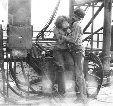 Chernobyl photos show workers building the plant | Daily Mail Online