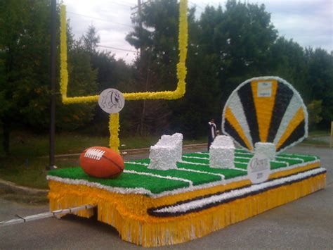 Homecoming Float Themes For High School | Homecoming floats, Christmas float ideas, Christmas ...