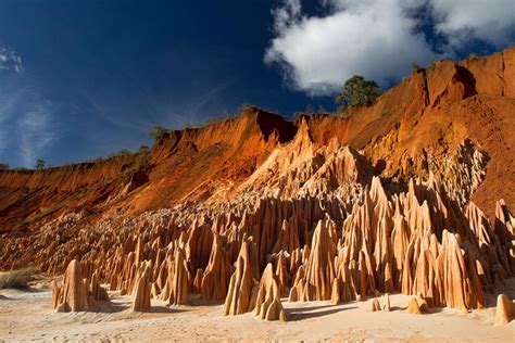 Tsingy Rouge, Madagaskar - [GEO]