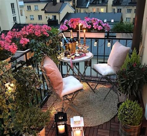 10 Magnificent Ideas To Decorate Italian Style Balcony