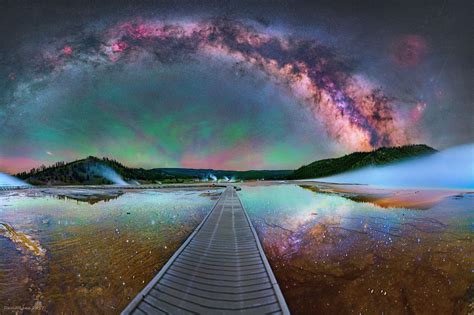 Yellowstone Prismatic Springs + Milky Way - Just a night at Yellowstone ...