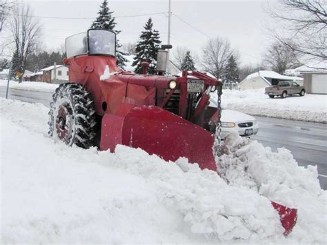 Farmall sidewalk snowplow at work (photo) - Farmall & International Harvester (IHC) Forum ...