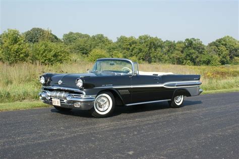 1957 Pontiac Bonneville Fuel Injected - Ken Nagel's Classic Cars