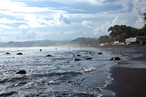 The 8 Best Beaches in El Salvador [2023]