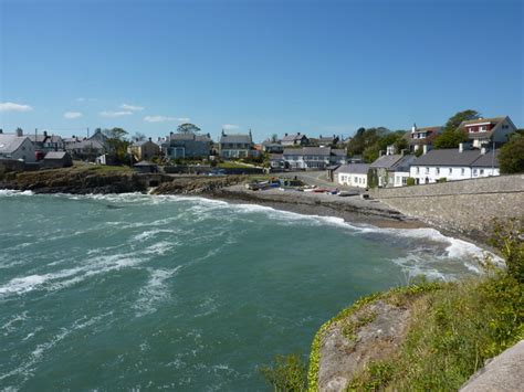 Moelfre Beach | Anglesey | UK Beach Guide