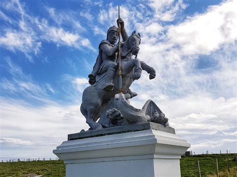 The story of the St George sculpture | Orkney.com