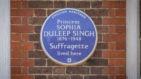 Sophia Duleep Singh: Suffragette Indian princess commemorated with blue plaque | UK News | Sky News