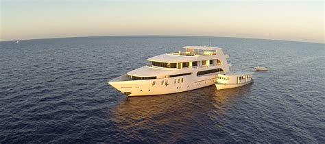 Charter Yacht - Cruise Maldives - Luxury Yacht Maldives