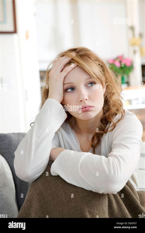 WOMAN WITH A MIGRAINE Stock Photo - Alamy