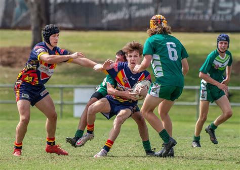 Check out these great U17 grand final footy photos