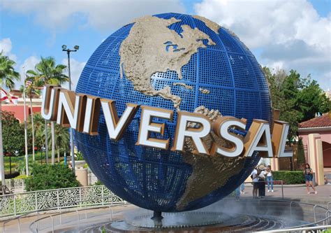 Universal Studios' CityWalk Opens in Orlando