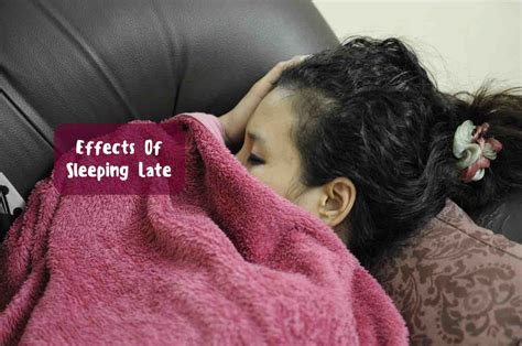 What Happens If You Sleep Late Everyday? These 7 Awful Things!