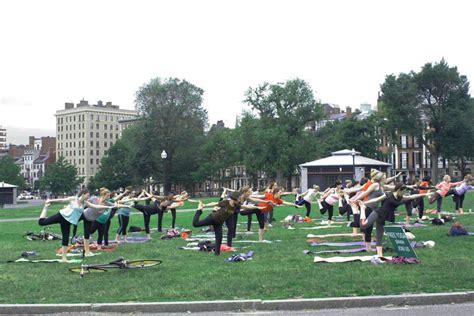 Boston Common Frog Pond | Broke Tourist