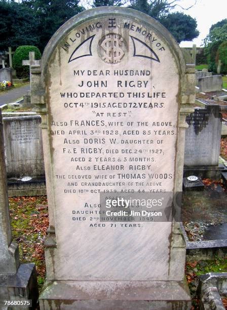 John Lennon Grave Photos and Premium High Res Pictures - Getty Images