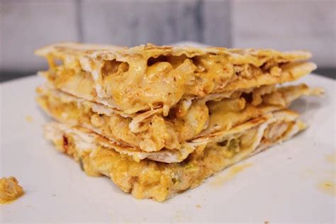 Chicken Quesadilla (Taco Bell copycat) - Cuisine & Cocktails