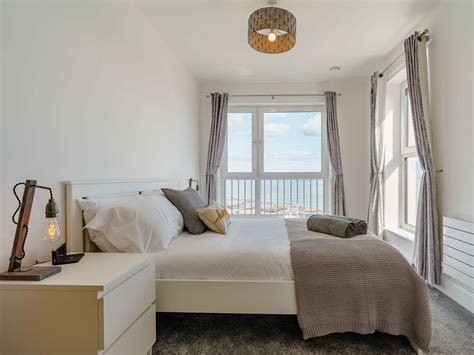 Northumberland Beachfront Hot Tub, Whitley Bay | Beach Stays