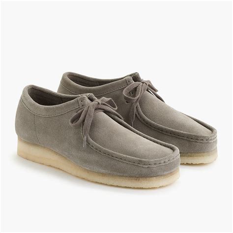 Clarks Originals Wallabee Shoes In Suede in Grey Suede (Gray) for Men ...