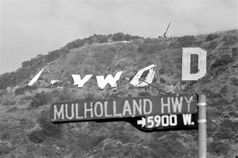 The Hollywood Sign before it was replaced, USA, 1978 [823 x 1200] (by ...