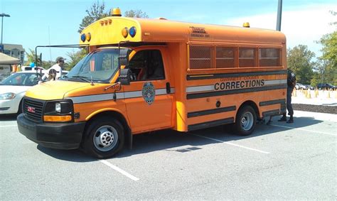 Gwinnett to purchase two new prisoner transport buses