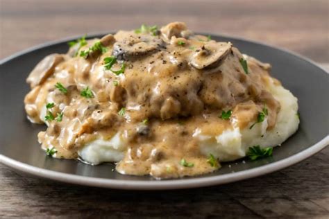 Salisbury Steak with Mushroom Gravy (30 minutes) • Zona Cooks