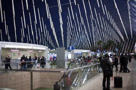 ReviewGuru: Shanghai Pudong International Airport Review